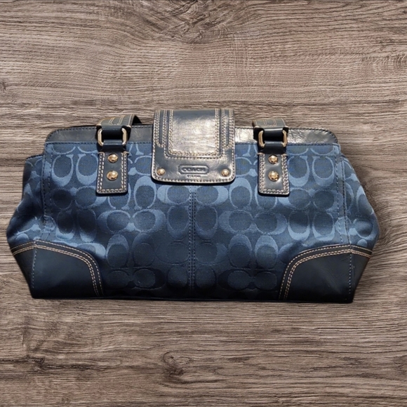 Coach Signature Blue turn lock Bucket Purse with tan lining. EUC - Picture 6 of 7